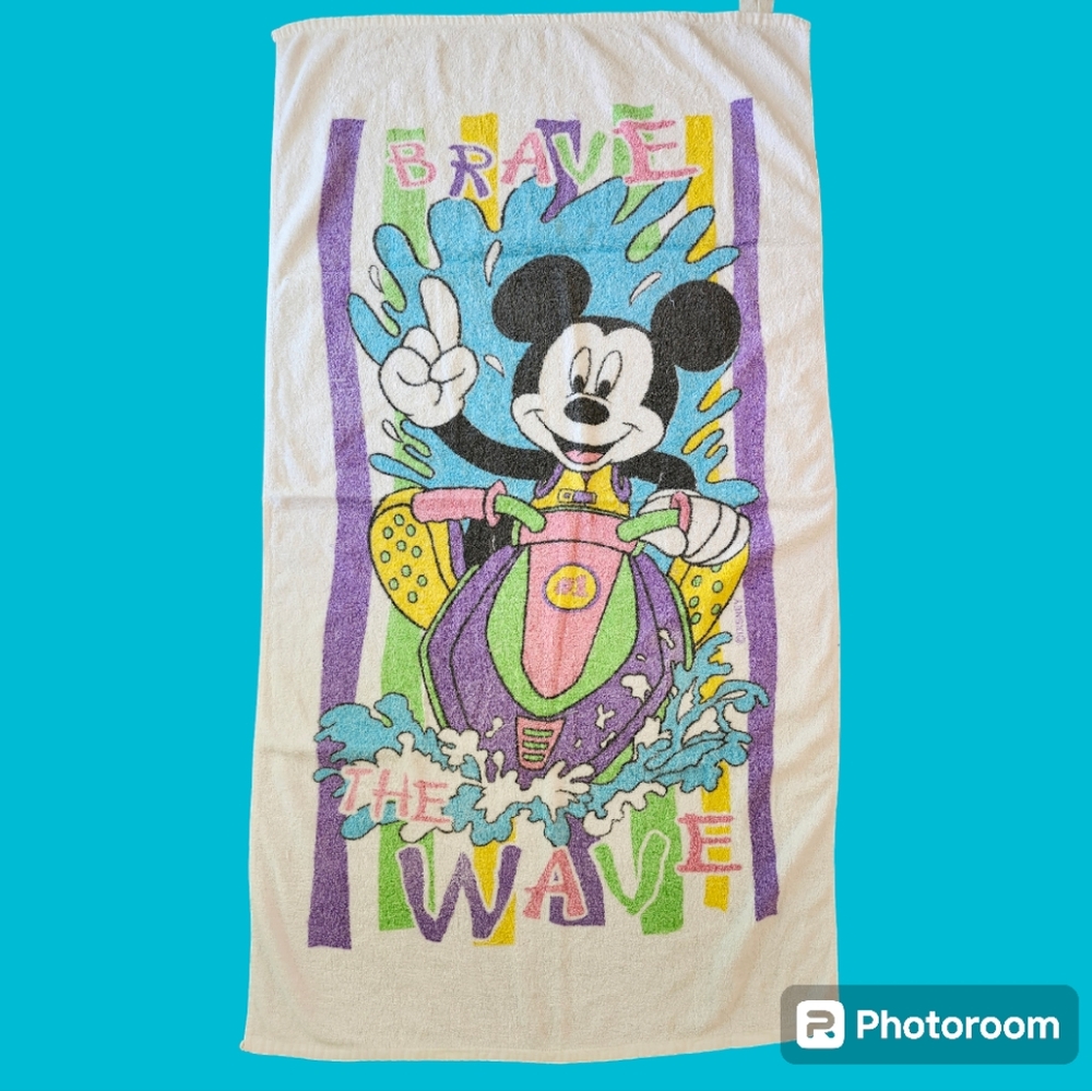 Vintage 90’s Disney Mickey Mouse “Brave The Wave” Collectible Beach/Bath Towel